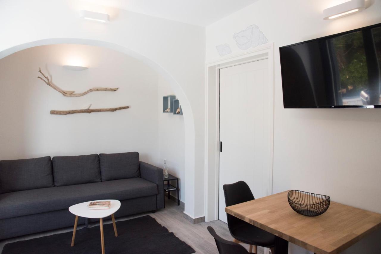 Вілла White New 1Bd House With Private Jacuzzi In Isterni Isterni  Екстер'єр фото